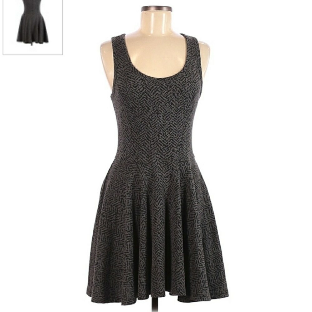 Express Sleeveless Skater Dress Grey Black Women's Medium M Fit & Flare EUC